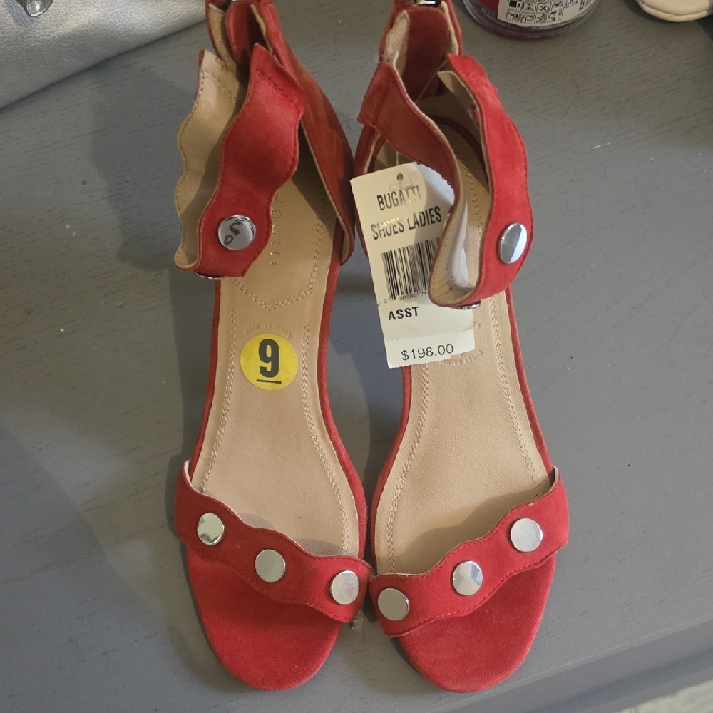 Bugatti Women's Vibrant Red Sandals